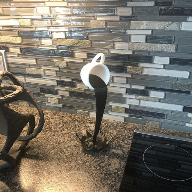 Floating Coffee Cup Sculpture – Creative Pouring Coffee Mug Ornament for Kitchen & Home Décor